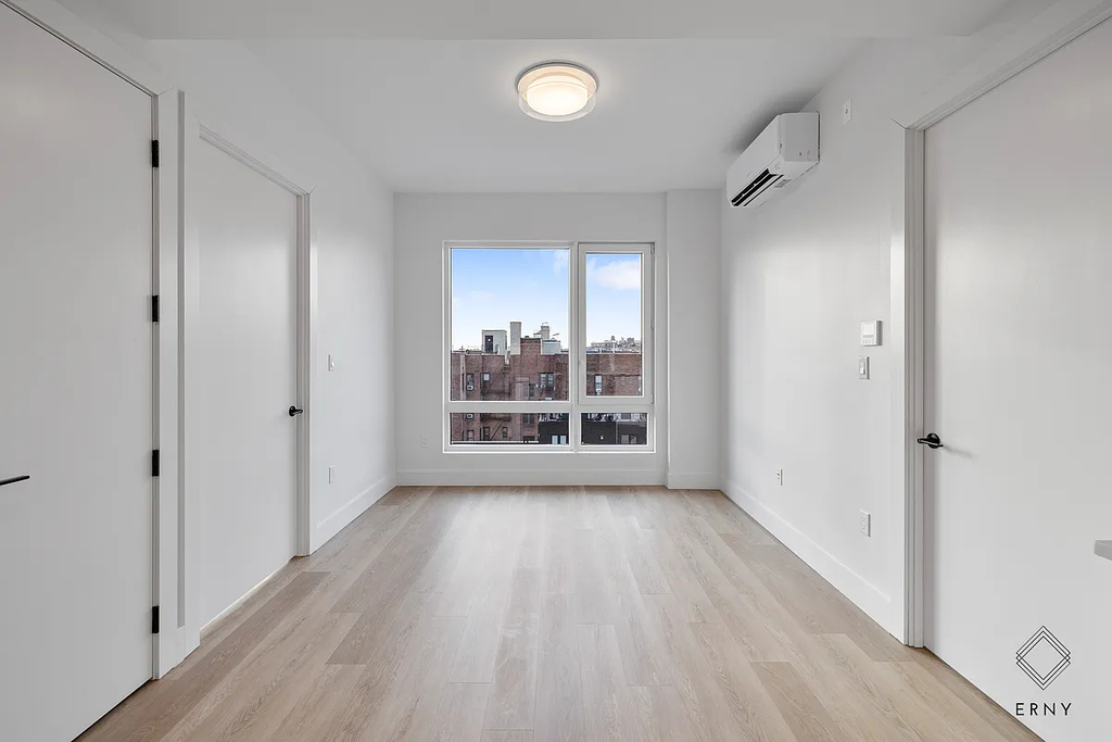 80 linden blvd - Photo 4