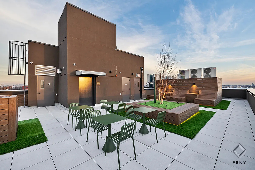 80 linden blvd - Photo 15