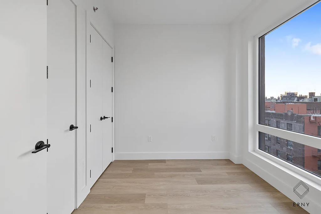 80 linden blvd - Photo 8