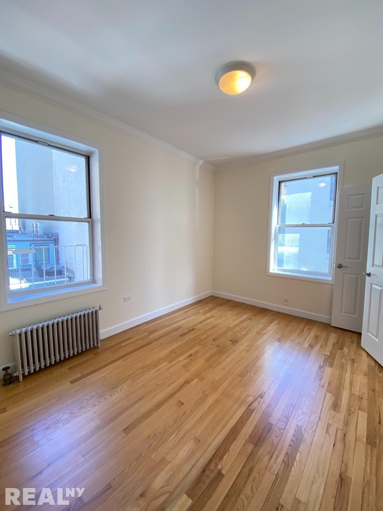 117 W 13th St - Photo 2