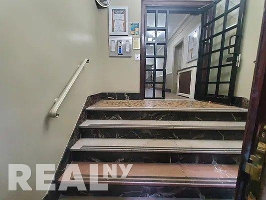 26 Grove St - Photo 2