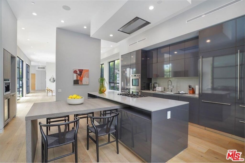346 N Kings Road - Photo 11