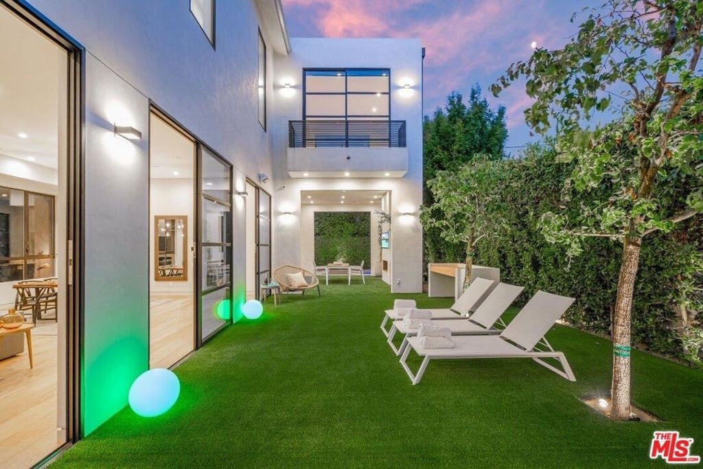 346 N Kings Road - Photo 4