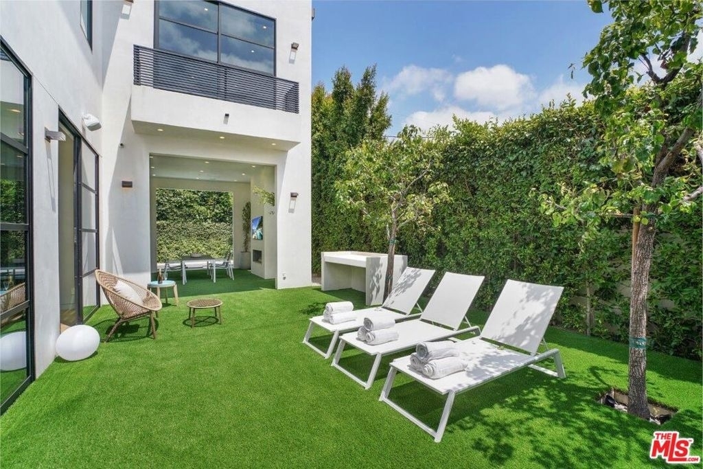 346 N Kings Road - Photo 15