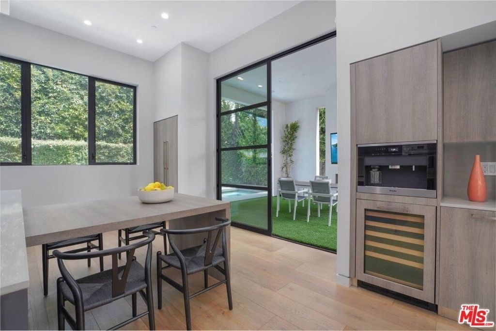 346 N Kings Road - Photo 13