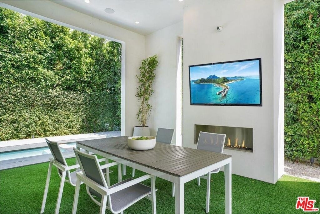 346 N Kings Road - Photo 18