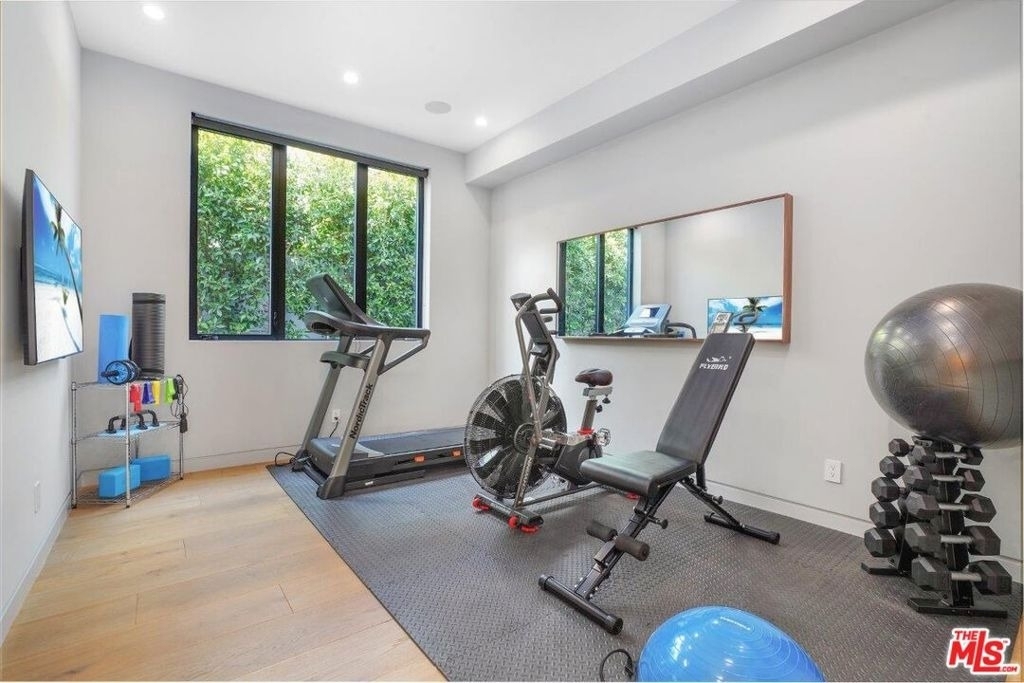 346 N Kings Road - Photo 21