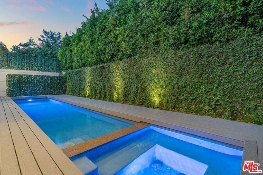 346 N Kings Road - Photo 32