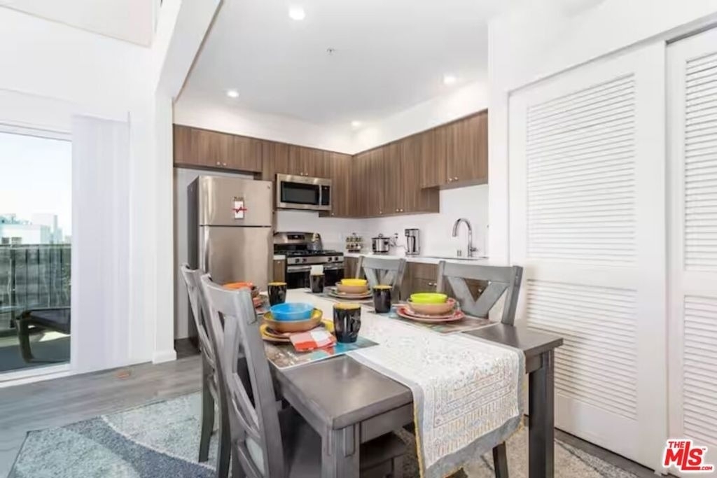 1019 S Catalina Street - Photo 3