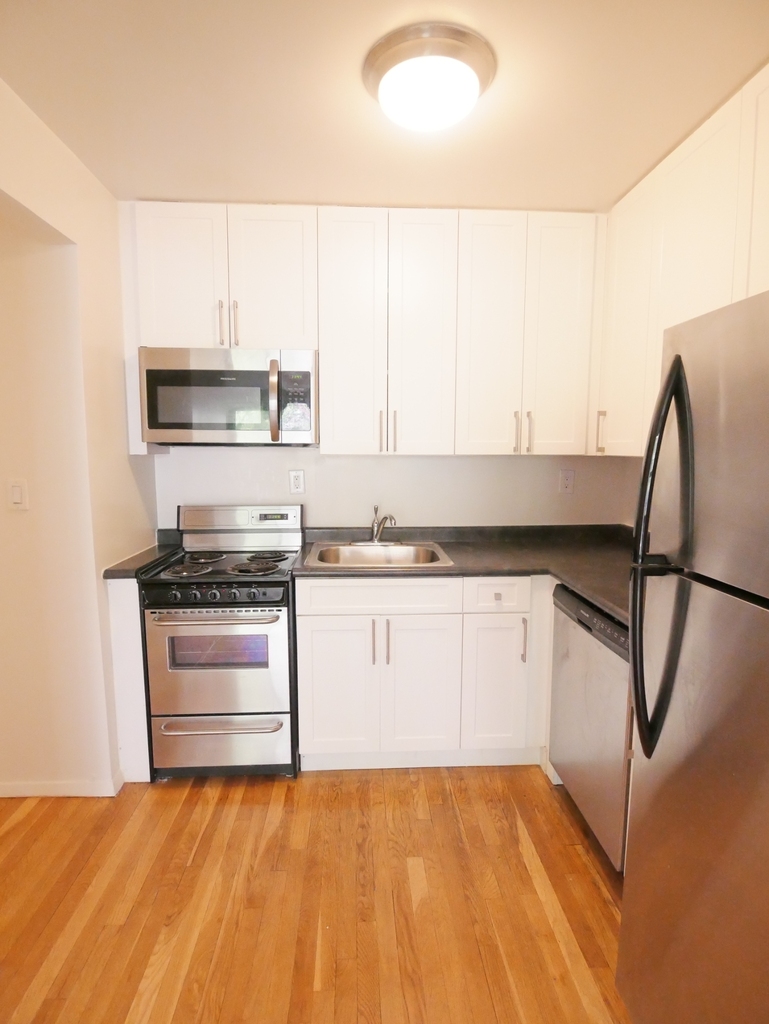 70 East 12th Street - Photo 6