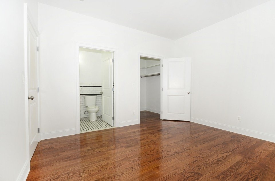160 east 39st - Photo 1