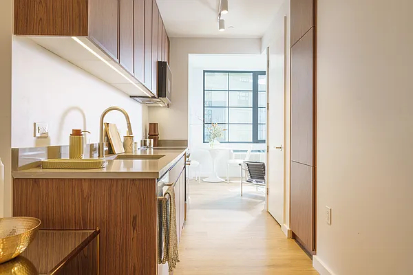 40 Bruckner Boulevard - Photo 2