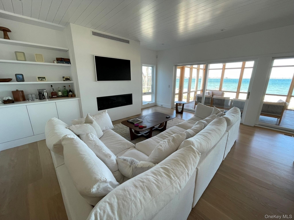 495 N Parish Drive - Photo 2