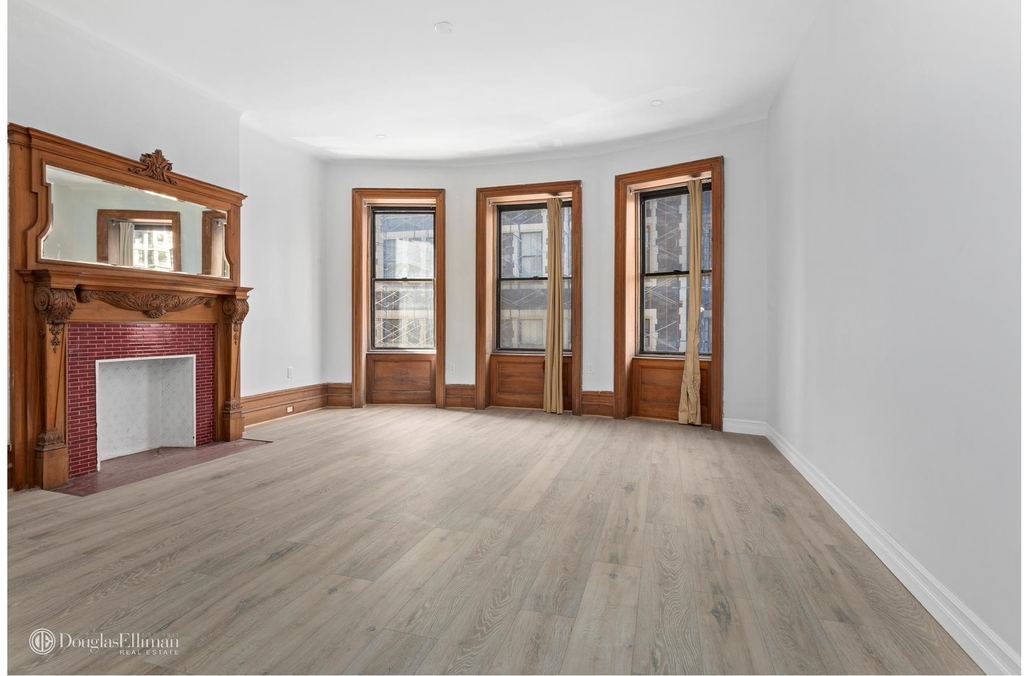 453 W 140th St - Photo 0