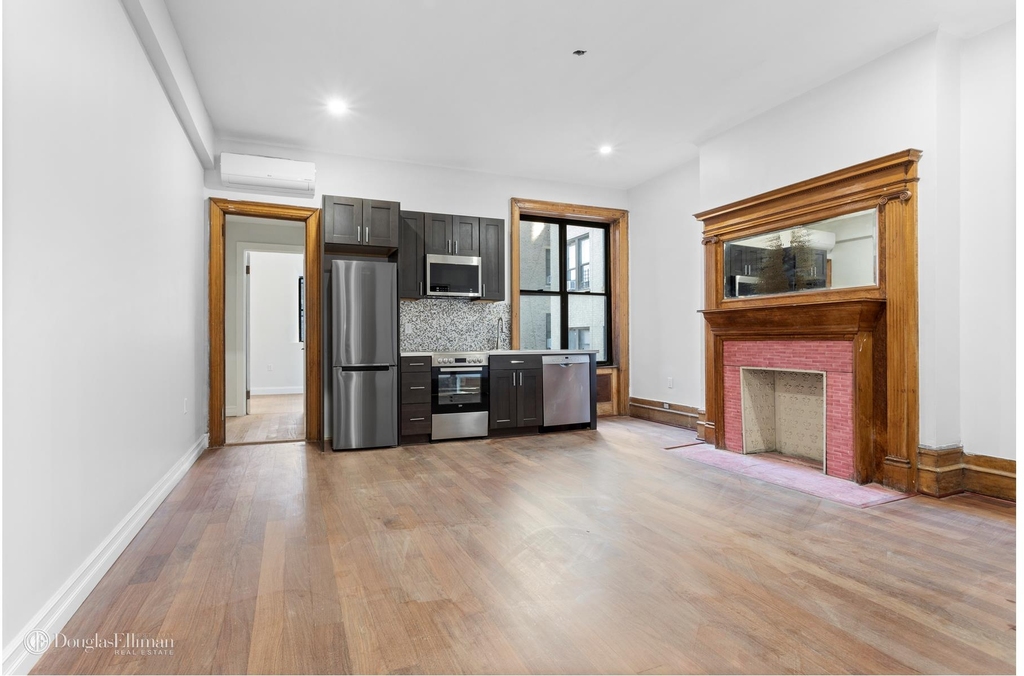 453 W 140th St - Photo 1