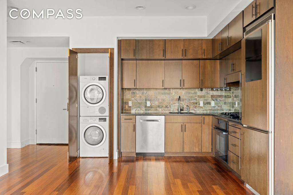 150 Myrtle Avenue - Photo 0
