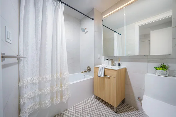 40 Bruckner Boulevard - Photo 2