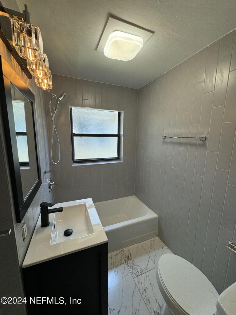 1284 Ingleside Avenue - Photo 4
