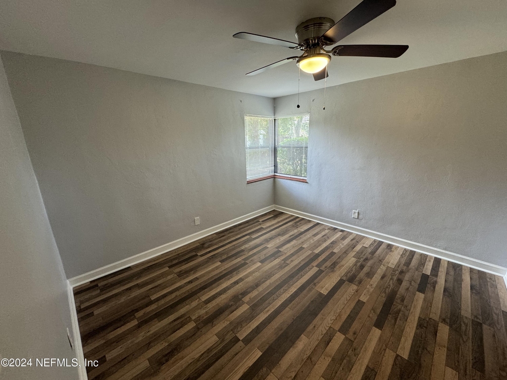 1284 Ingleside Avenue - Photo 9