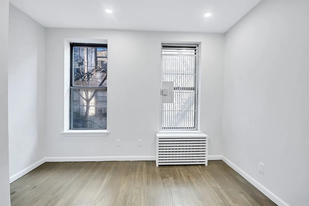West 49th Street - Photo 3