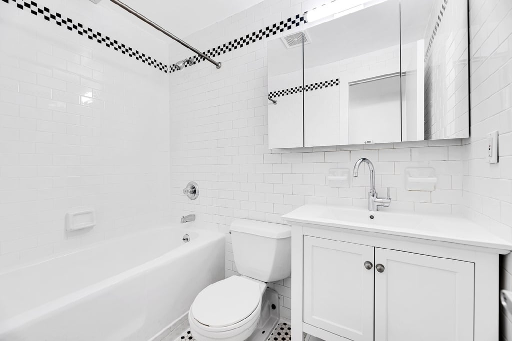 East 27th Street - Photo 5