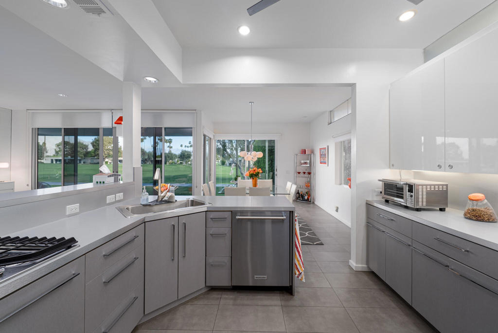 120 Eastlake Drive - Photo 10
