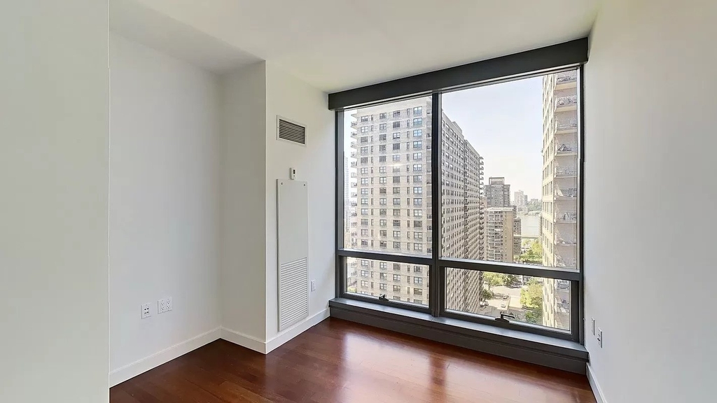West 67th Street - Photo 3