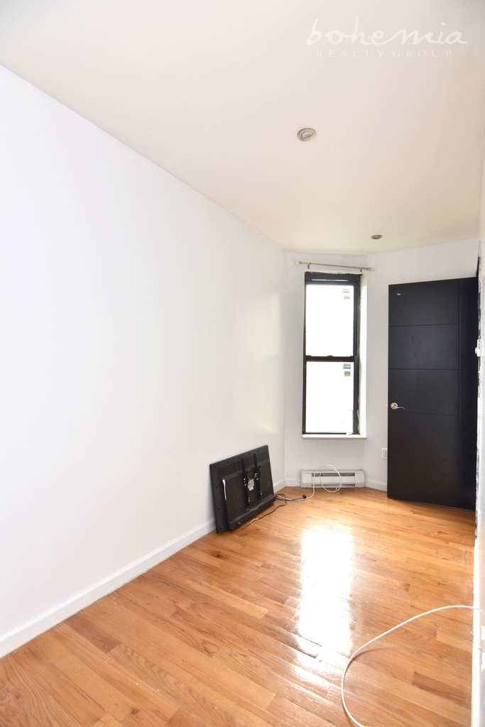 953 Columbus Avenue - Photo 3