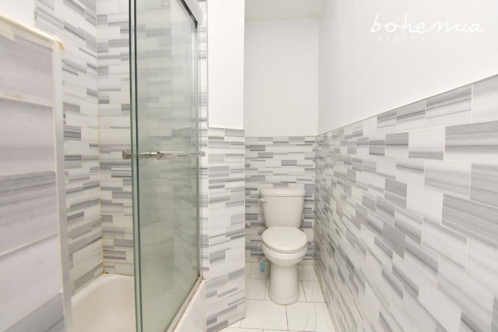 953 Columbus Avenue - Photo 2