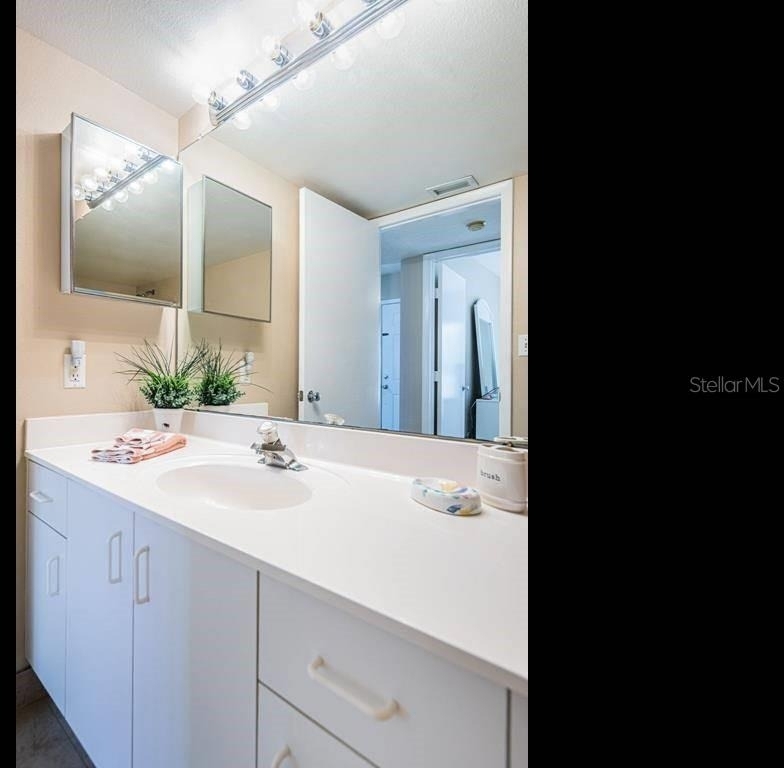 6093 Bahia Del Mar Circle - Photo 17