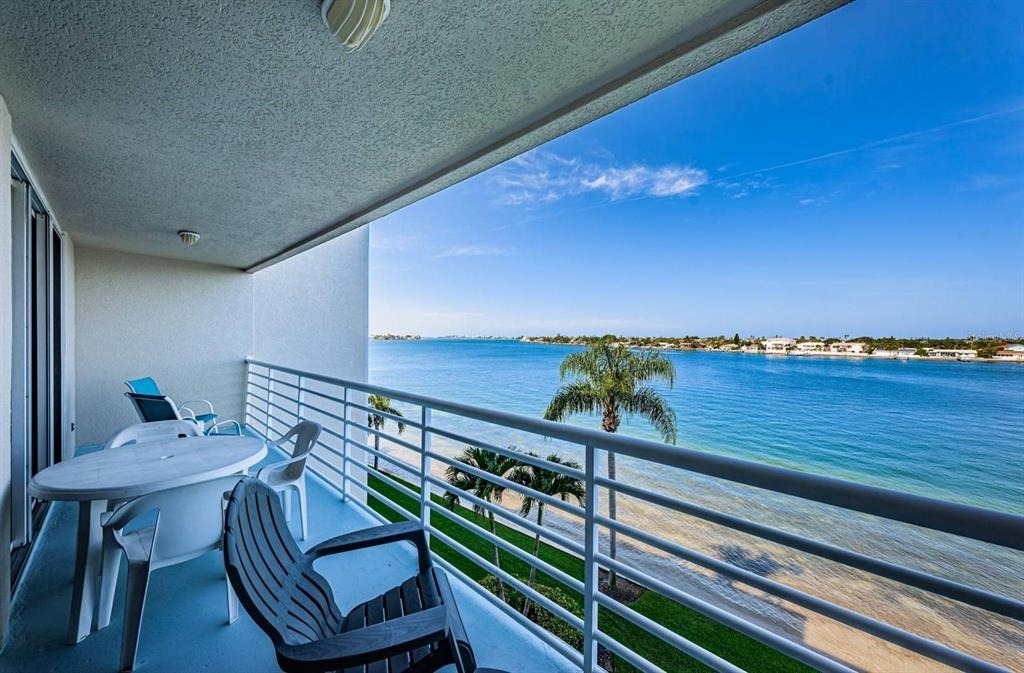 6093 Bahia Del Mar Circle - Photo 19