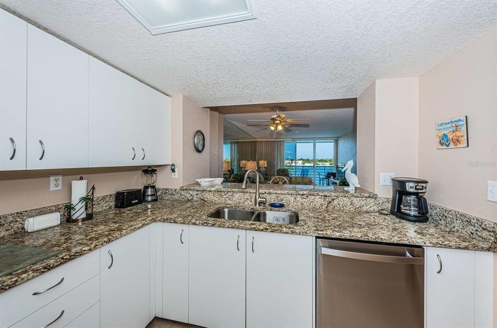 6093 Bahia Del Mar Circle - Photo 3