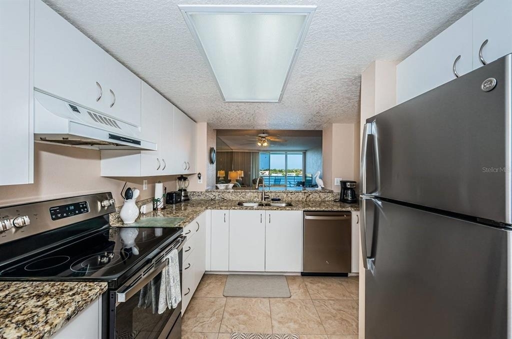 6093 Bahia Del Mar Circle - Photo 2