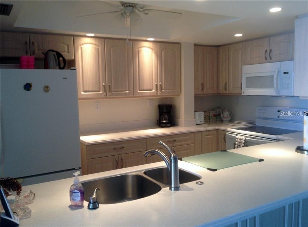450 S Gulfview Boulevard - Photo 3
