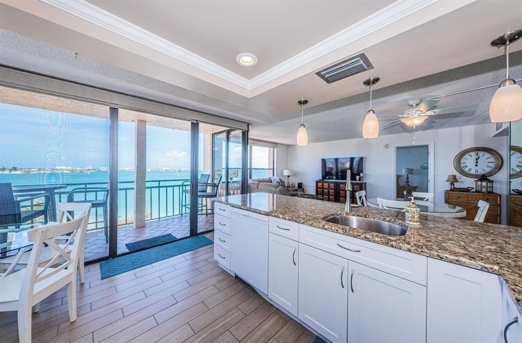 6177 Sun Boulevard - Photo 4