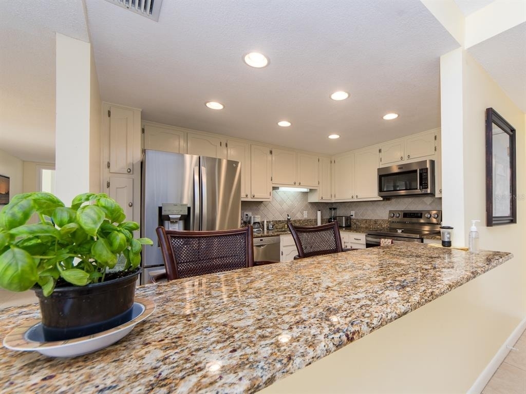 675 S Gulfview Boulevard - Photo 10