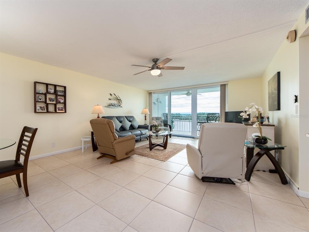 675 S Gulfview Boulevard - Photo 2