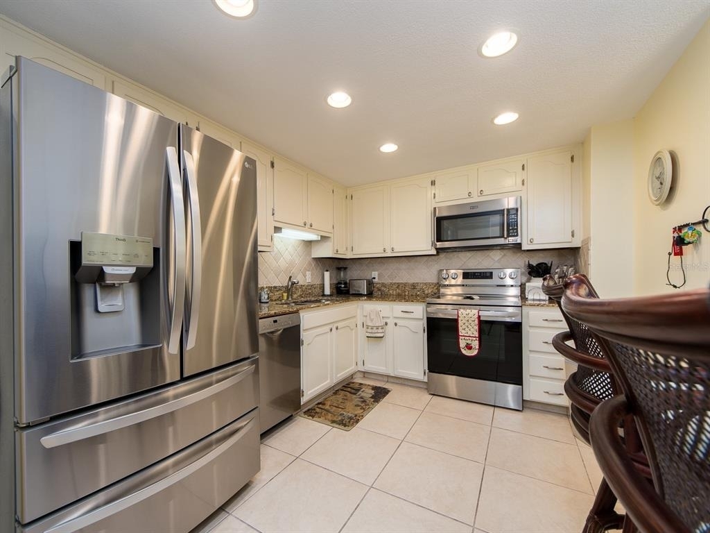 675 S Gulfview Boulevard - Photo 11