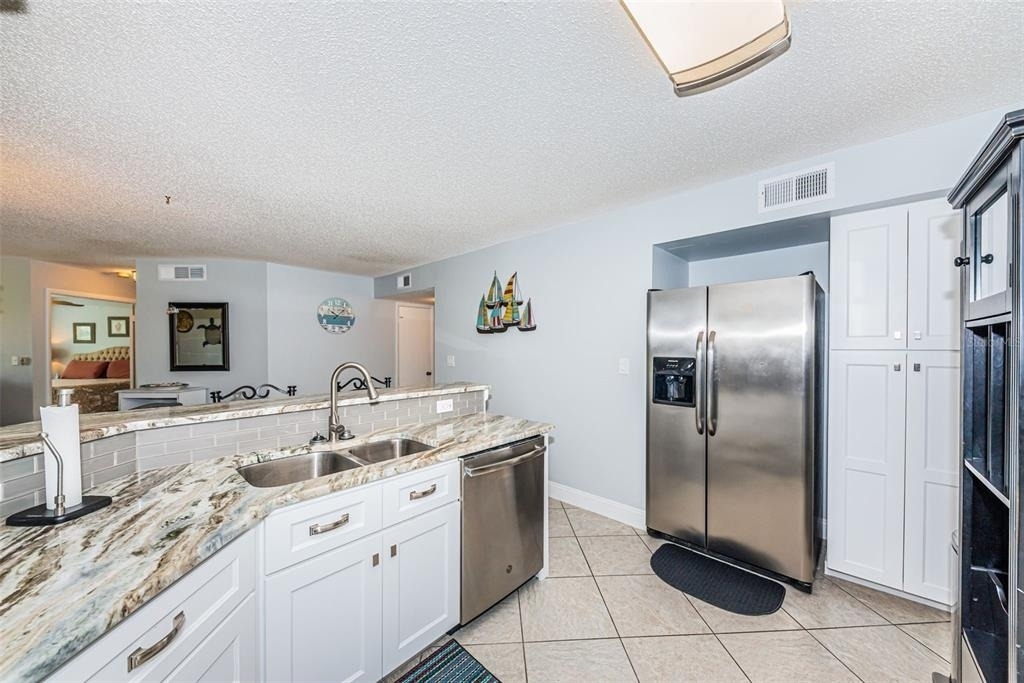 6000 Bahia Del Mar Circle - Photo 7