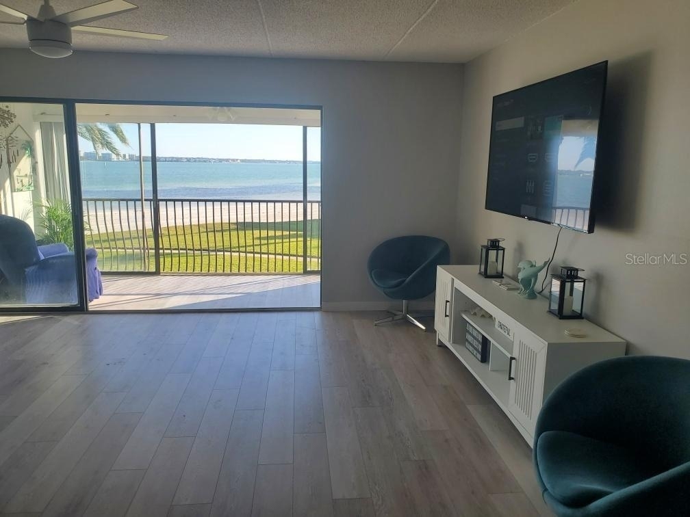 895 S Gulfview Boulevard - Photo 12