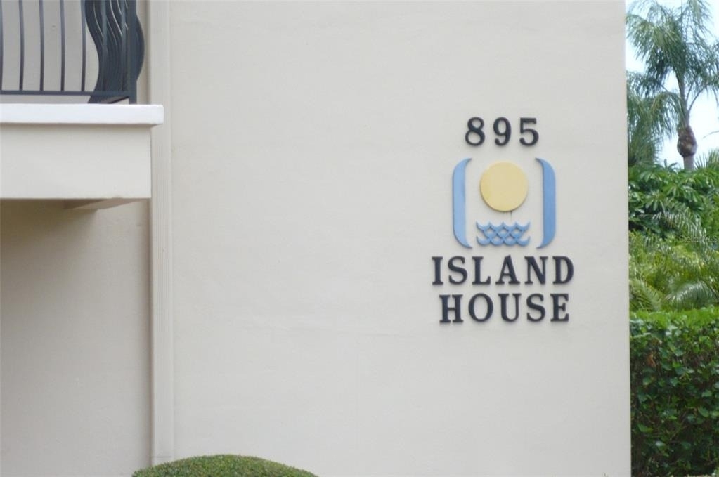 895 S Gulfview Boulevard - Photo 2