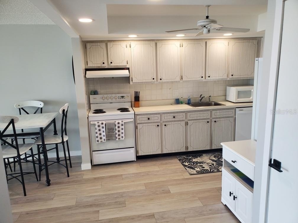 895 S Gulfview Boulevard - Photo 15
