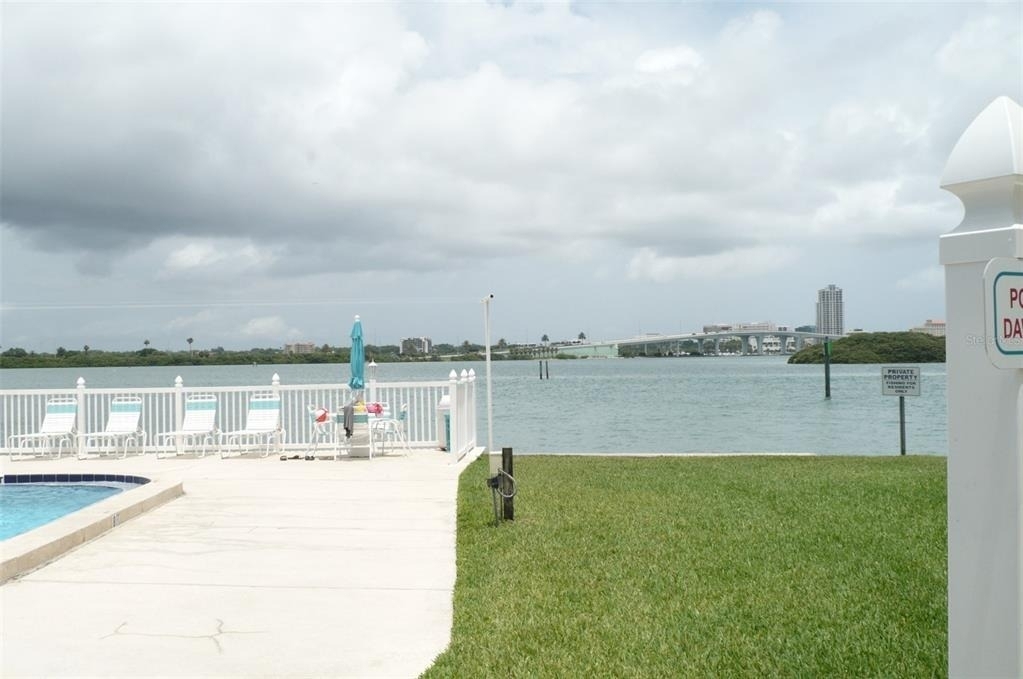 895 S Gulfview Boulevard - Photo 10