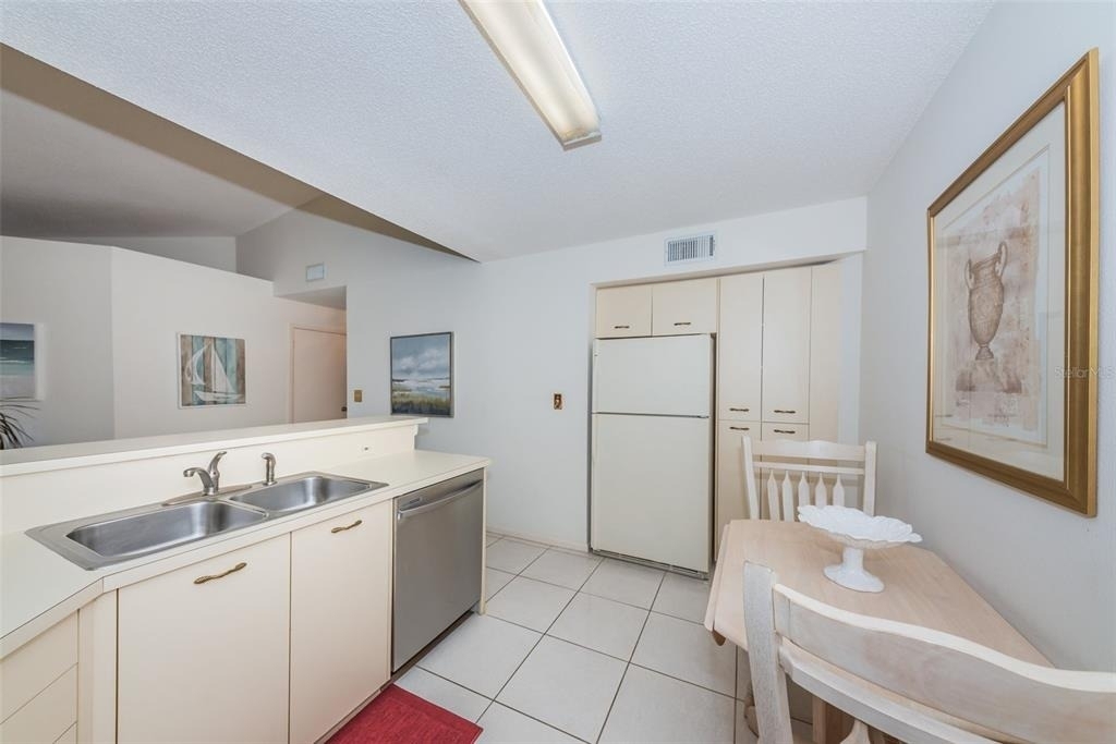 6151 Bahia Del Mar Boulevard - Photo 2