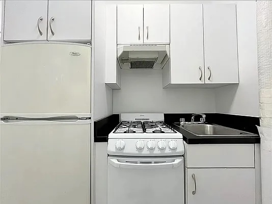 228 East 89th Street - Photo 3