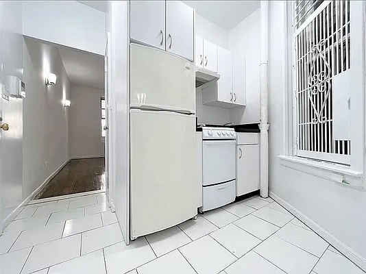 228 East 89th Street - Photo 2