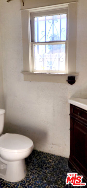 1130 S Hoover Street - Photo 11