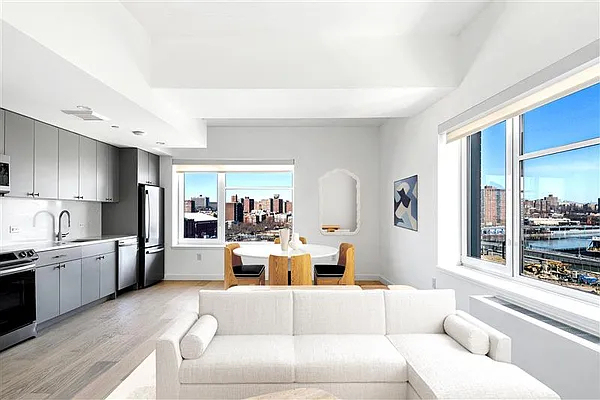 445 Gerard Avenue - Photo 3