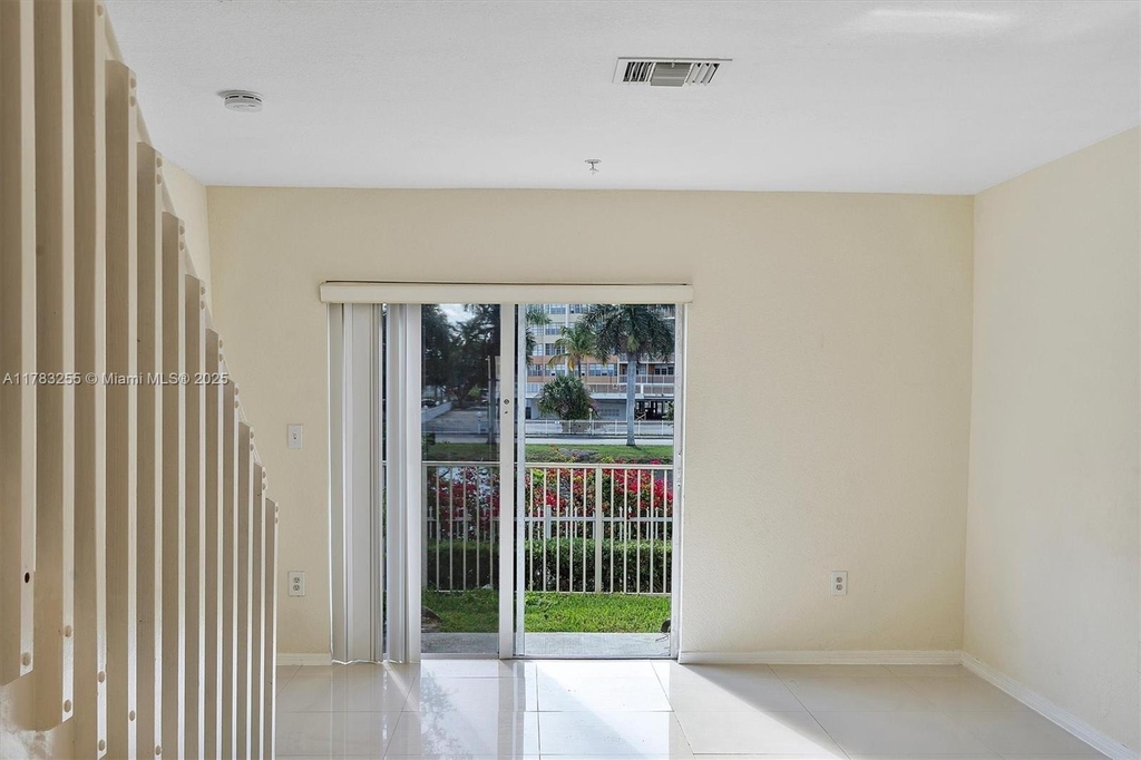 2052 Ne 167th St - Photo 4