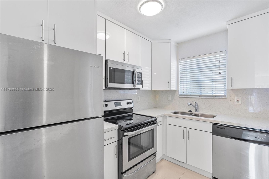 2052 Ne 167th St - Photo 9